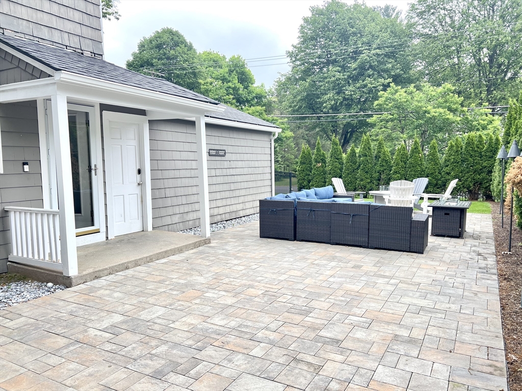 341 Farmington Road Longmeadow, MA 01106 - Photo 5 of 21 Gallery Image 5