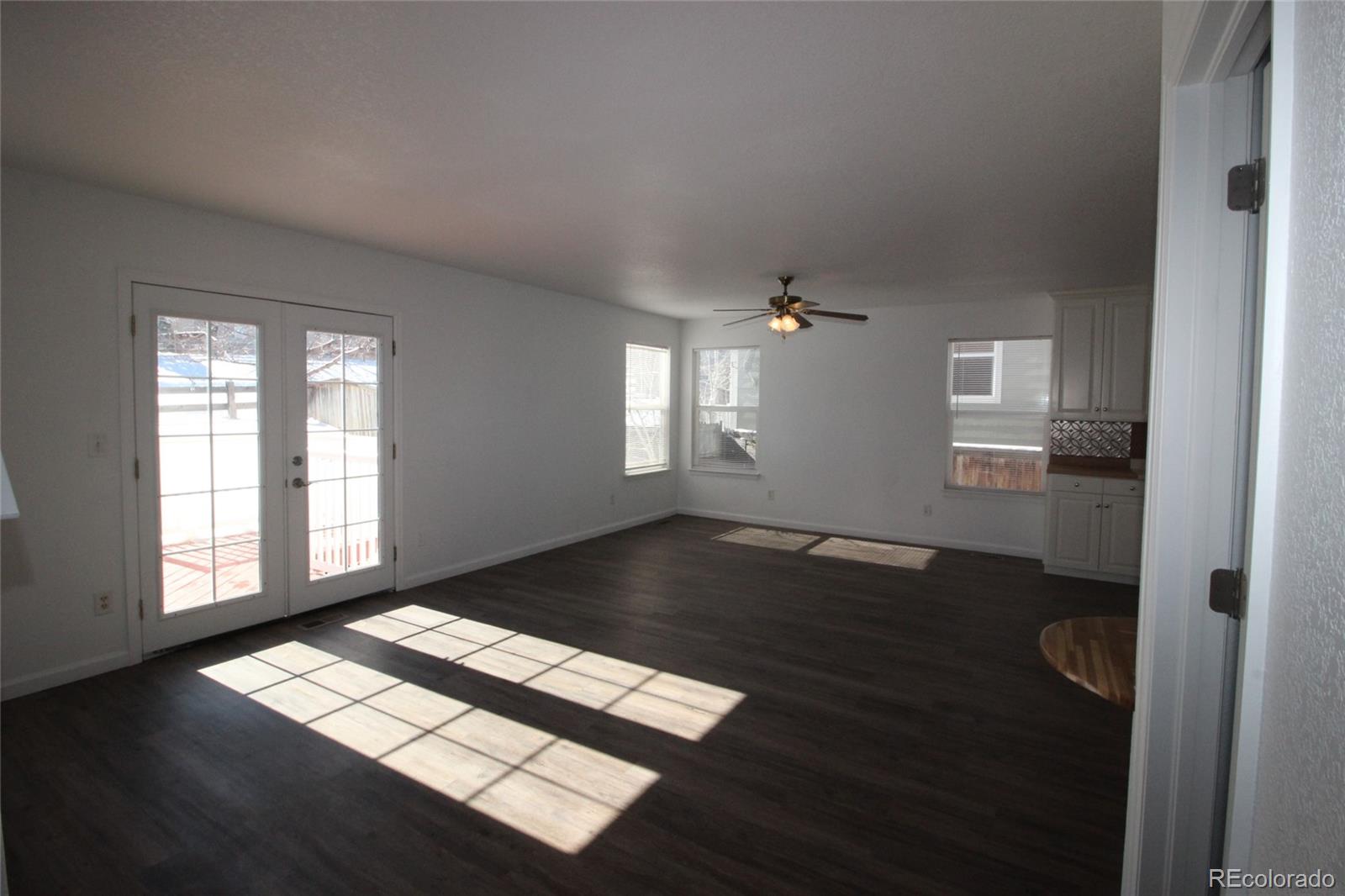 10015 Strathfield Lane Highlands Ranch, CO 80126 - Photo 11 of 34 Gallery Image 11