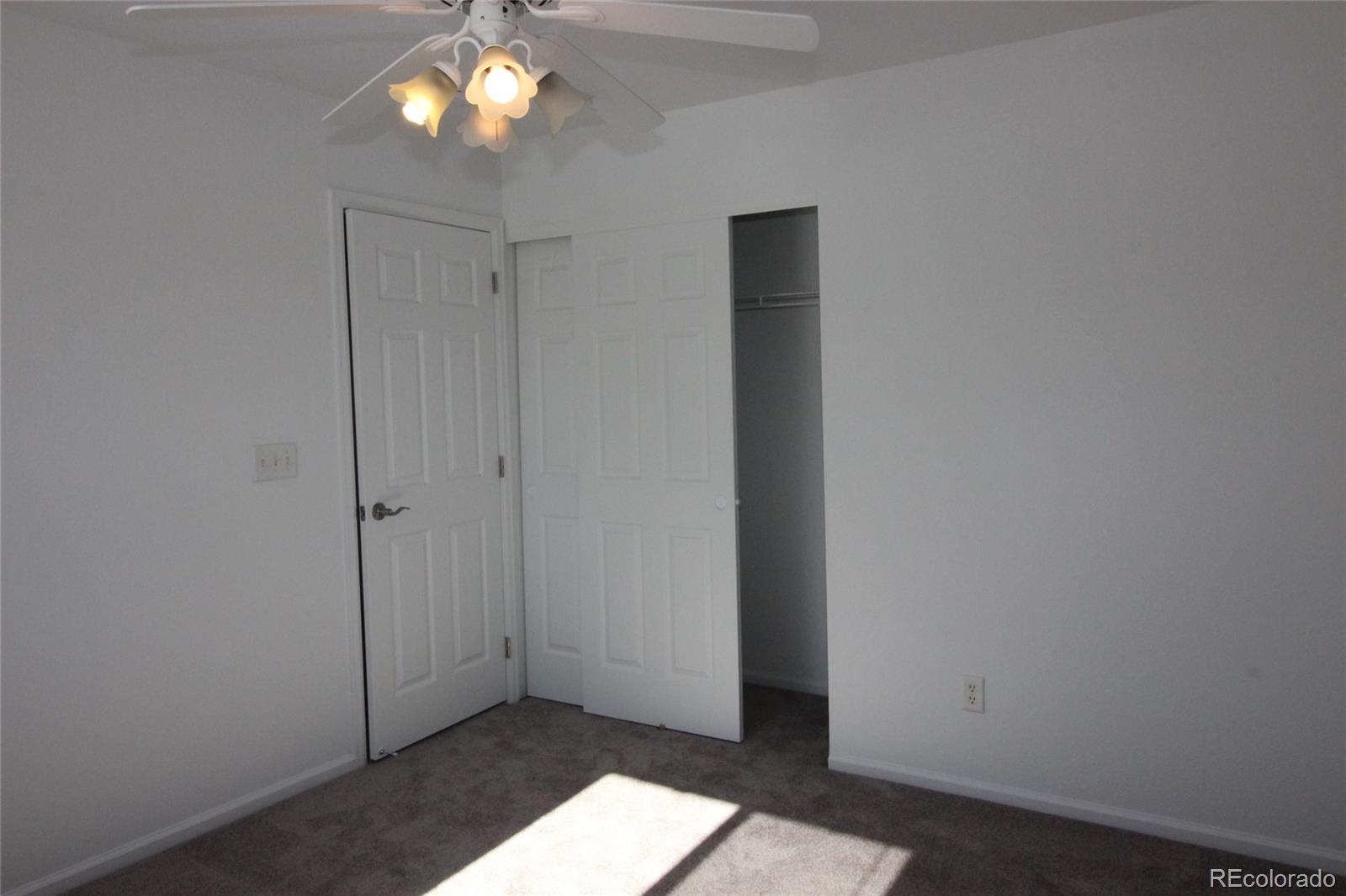 10015 Strathfield Lane Highlands Ranch, CO 80126 - Photo 17 of 34 Gallery Image 17