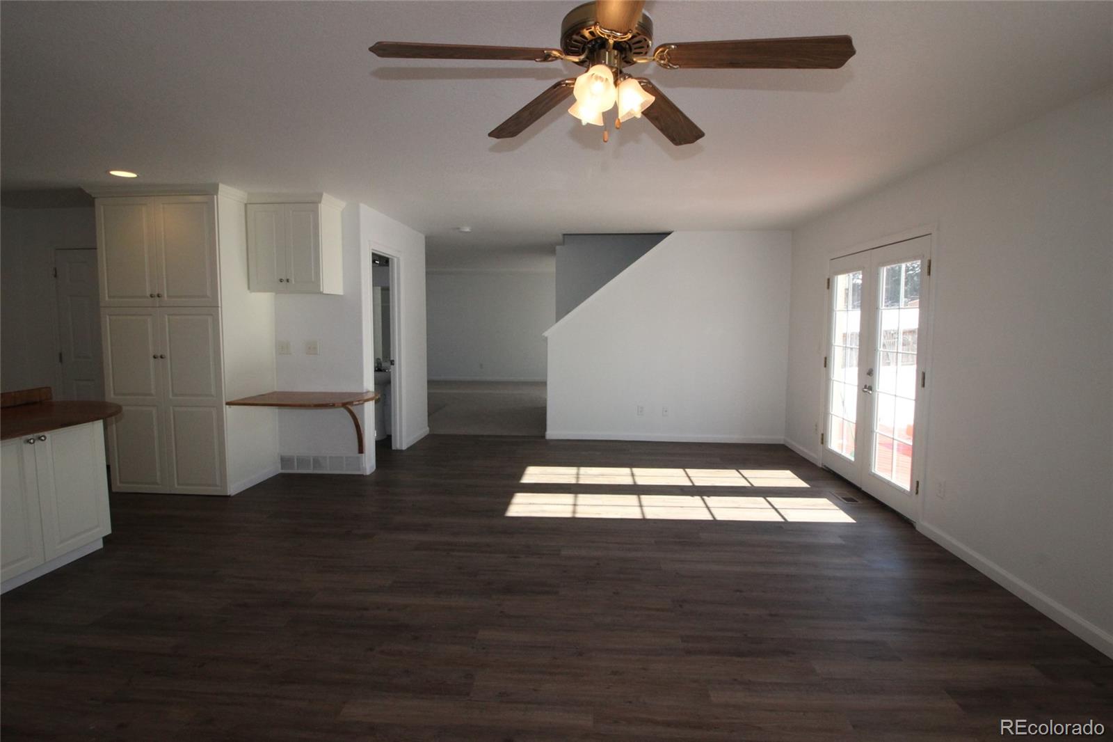 10015 Strathfield Lane Highlands Ranch, CO 80126 - Photo 10 of 34 Gallery Image 10