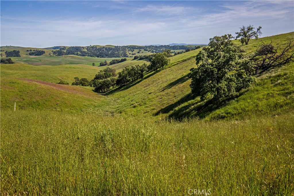 77505 Reinert Road San Miguel, CA 93451 - Photo 11 of 29 a view of an ocean from a building