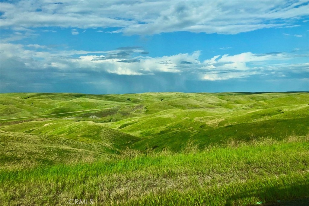 77505 Reinert Road San Miguel, CA 93451 - Photo 27 of 29 a view of an ocean from a yard