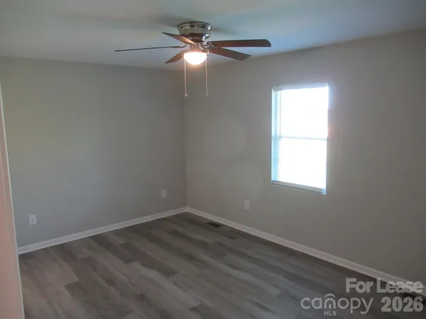 $1,350 | 174 Glen-Gar Drive, Lincolnton, NC 28092