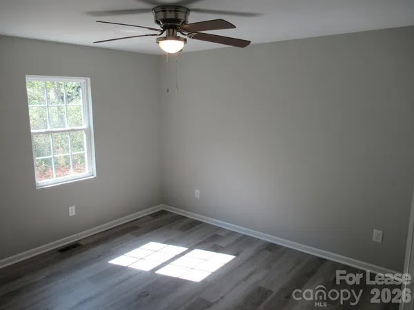 $1,350 | 174 Glen-Gar Drive, Lincolnton, NC 28092