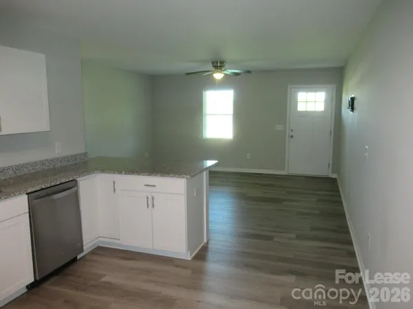 $1,350 | 174 Glen-Gar Drive, Lincolnton, NC 28092