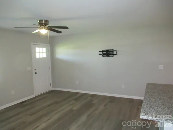 $1,350 | 174 Glen-Gar Drive, Lincolnton, NC 28092