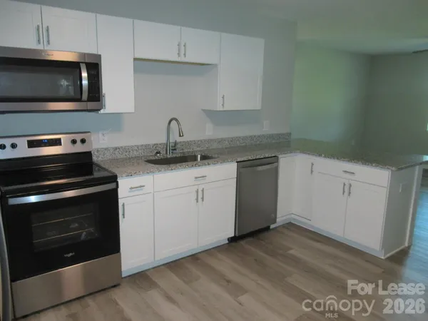 $1,350 | 174 Glen-Gar Drive, Lincolnton, NC 28092