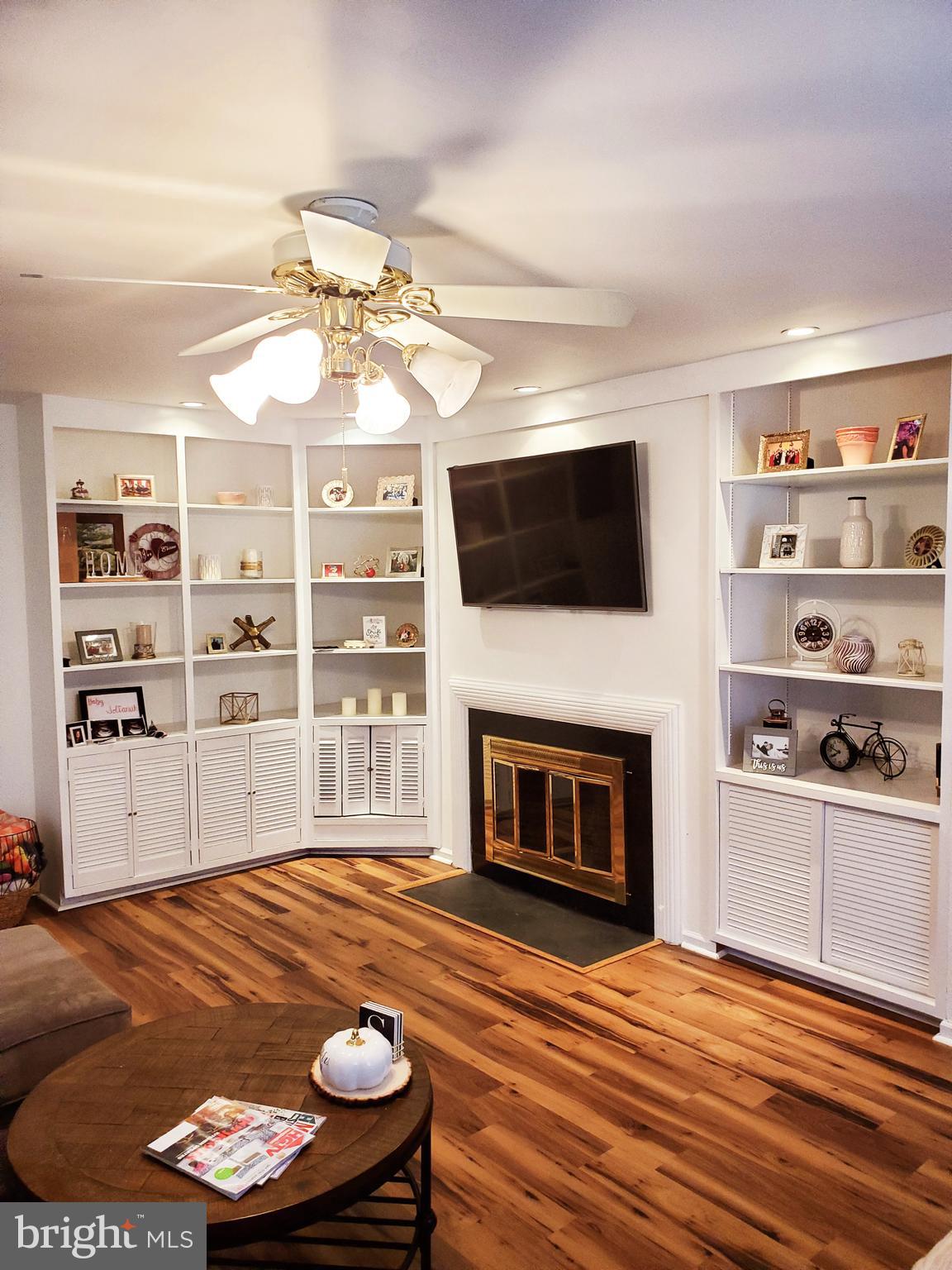 2201 Aspen Circle, Unit 2201B Springfield, PA 19064 - Photo 5 of 16 BUILT INS