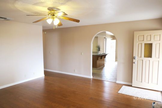 327 North Inyo Street Ridgecrest, CA 93555 - Photo 4 of 31