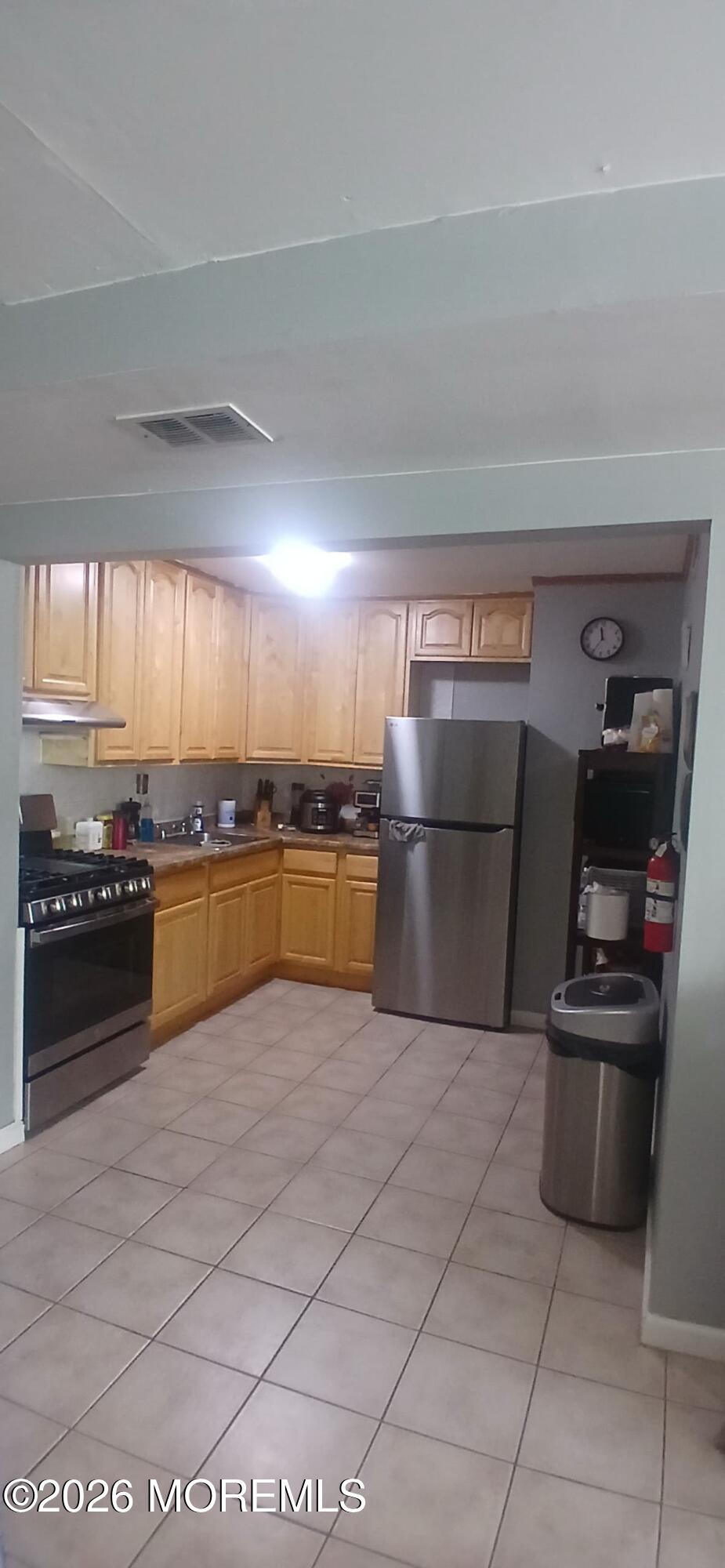 124 College Drive, Unit 124 Edison, NJ 08817 - Photo 6 of 7 WhatsApp Image 2026-07-01 at 11.55.09