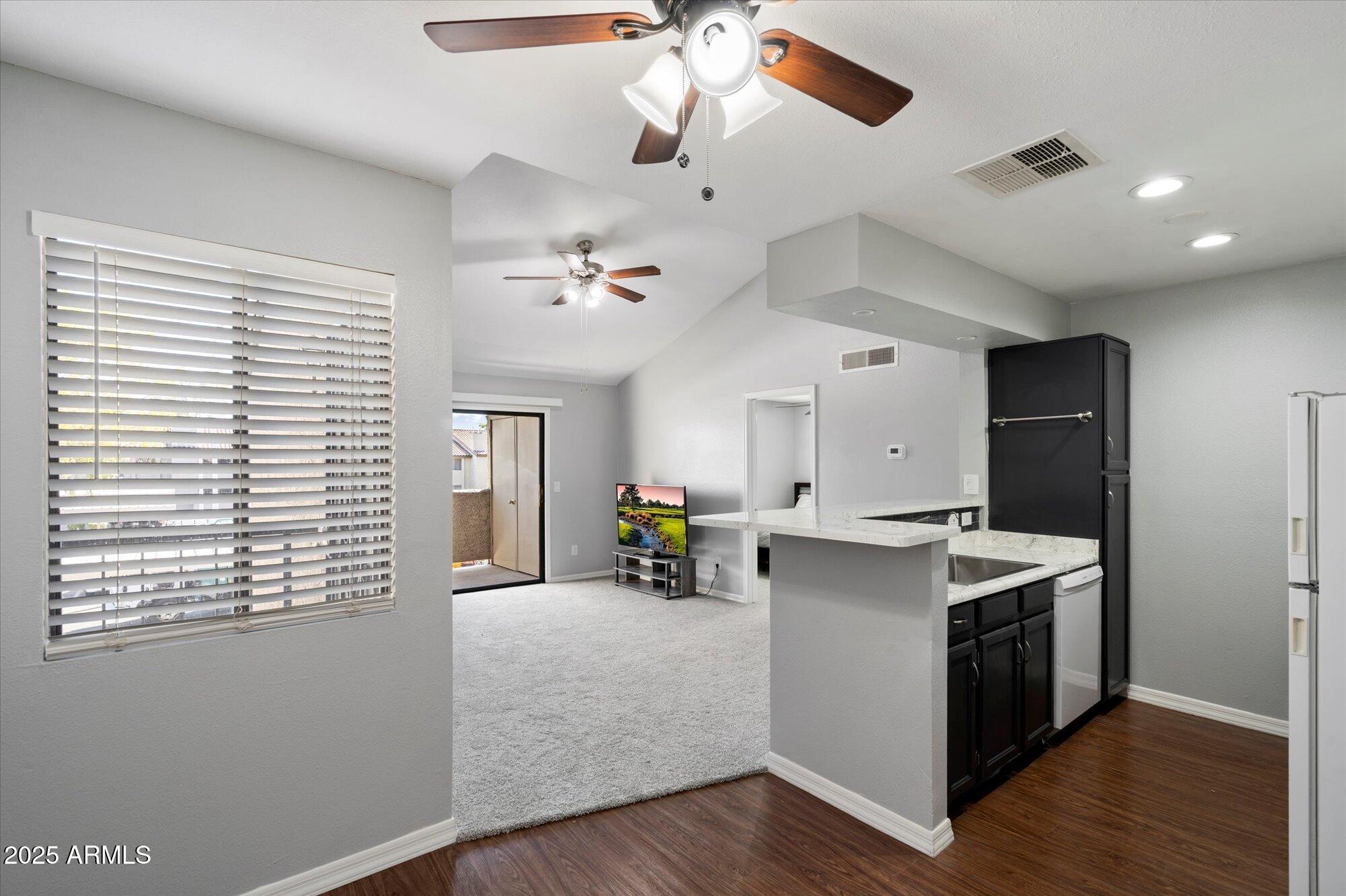533 West Guadalupe Road, Unit 2032 Mesa, AZ 85210 - Photo 4 of 19 04 - Kitchen 1