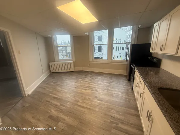 $1,000 | 102 Delaware Avenue, Unit 2C, Olyphant, PA 18447