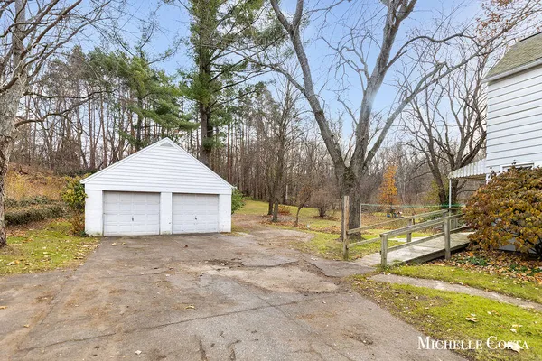 $290,000 | 13100 Grand River Drive Southeast, Lowell, MI 49331