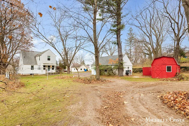 $300,000 | 13100 Grand River Drive Southeast, Lowell, MI 49331