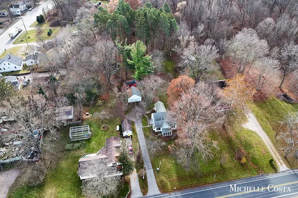 $290,000 | 13100 Grand River Drive Southeast, Lowell, MI 49331