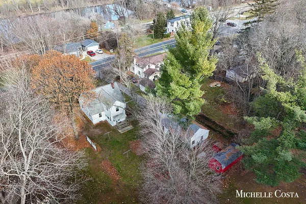 $290,000 | 13100 Grand River Drive Southeast, Lowell, MI 49331