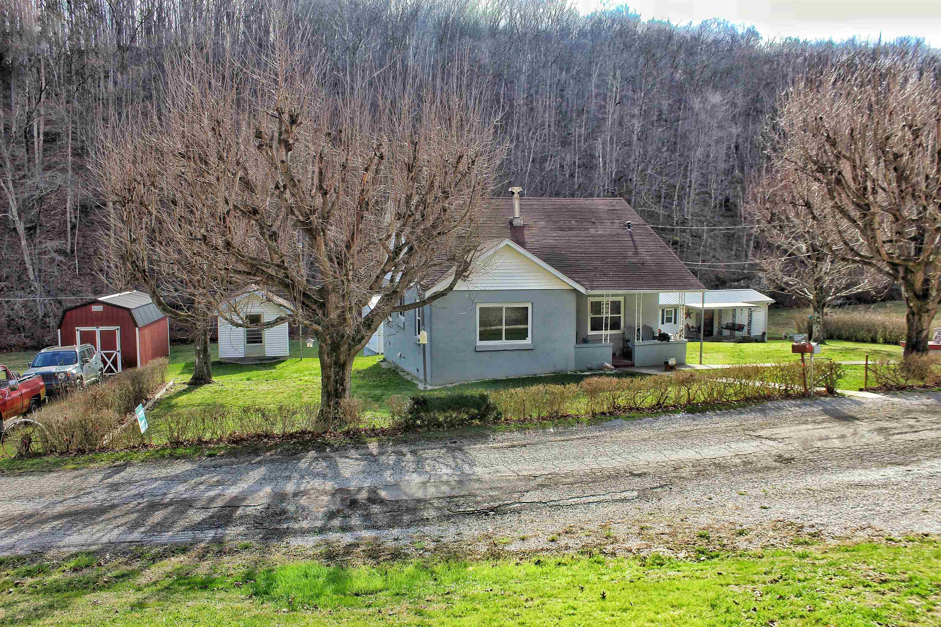 2811 Two Mile Creek Road Wayne, WV 25570 - Photo 13 of 31 Gallery Image 13