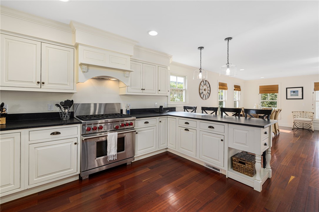 44 Tuckerman Avenue Middletown, RI 02842 - Photo 16 of 45