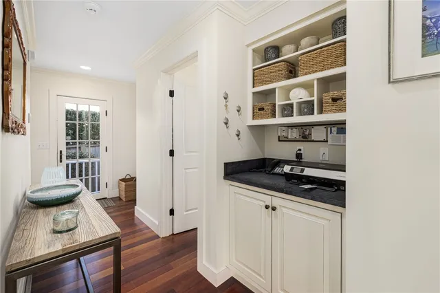 $6,000 | 44 Tuckerman Avenue, Middletown, RI 02842