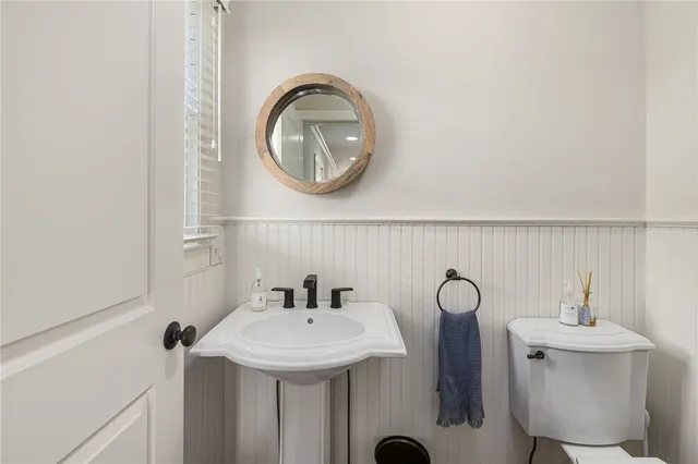 $6,000 | 44 Tuckerman Avenue, Middletown, RI 02842