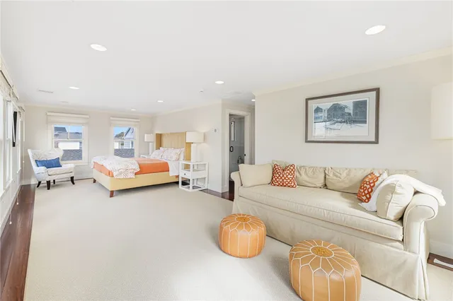 $6,000 | 44 Tuckerman Avenue, Middletown, RI 02842