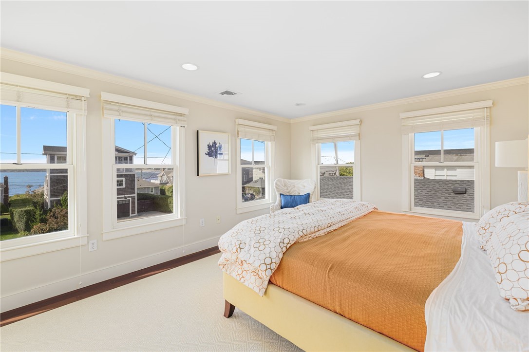 44 Tuckerman Avenue Middletown, RI 02842 - Photo 23 of 45