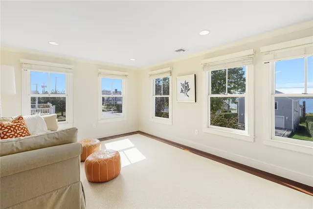 $6,000 | 44 Tuckerman Avenue, Middletown, RI 02842