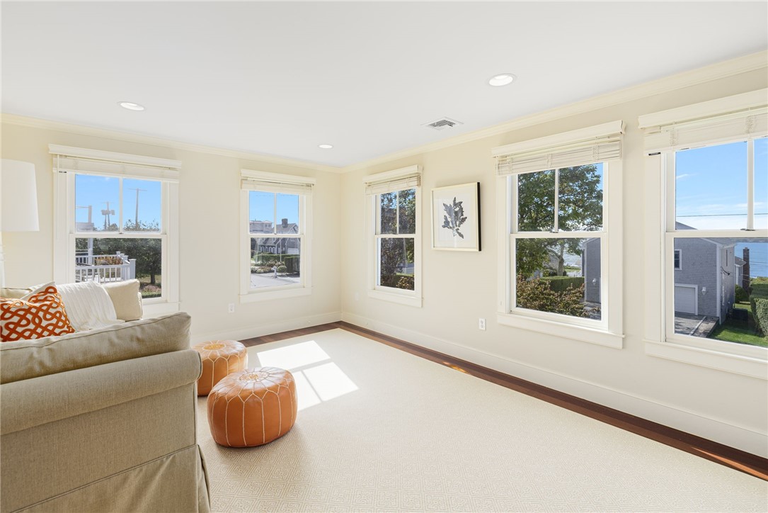 44 Tuckerman Avenue Middletown, RI 02842 - Photo 24 of 45