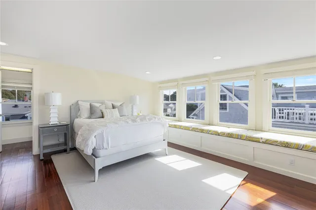 $6,000 | 44 Tuckerman Avenue, Middletown, RI 02842