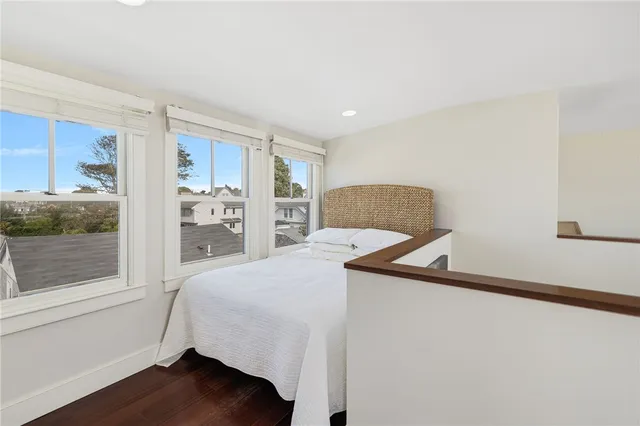 $6,000 | 44 Tuckerman Avenue, Middletown, RI 02842