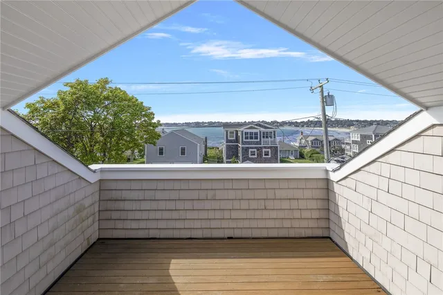 $6,000 | 44 Tuckerman Avenue, Middletown, RI 02842