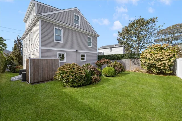 $6,000 | 44 Tuckerman Avenue, Middletown, RI 02842