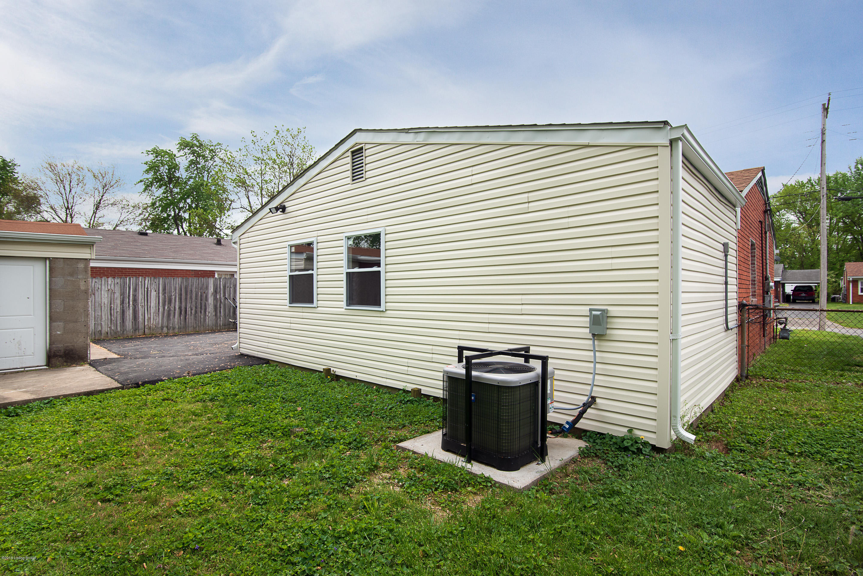 5121 Rural Way Louisville, KY 40218 - Photo 24 of 27 DHI-22