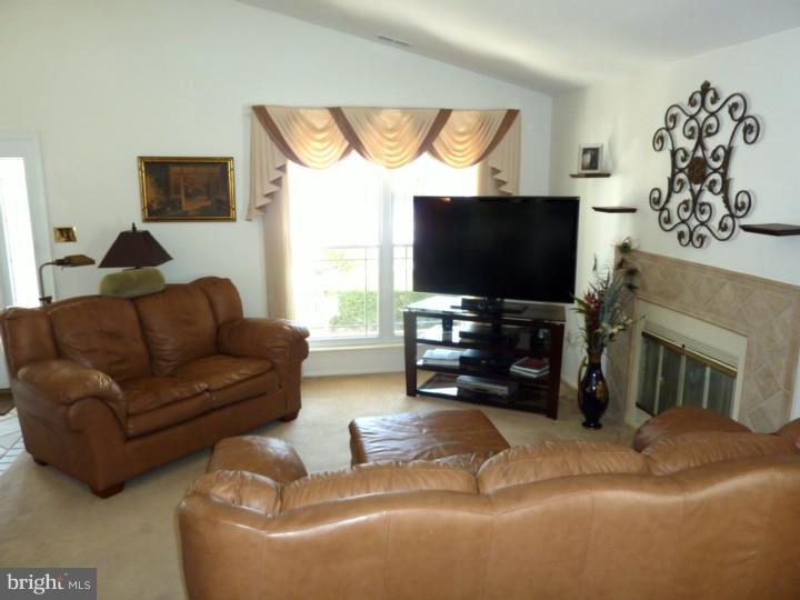 61 Longhurst Road Evesham, NJ 08053 - Photo 2 of 19 Great Room