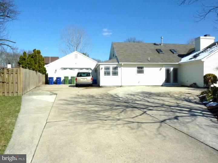 61 Longhurst Road Evesham, NJ 08053 - Photo 17 of 19 Garage