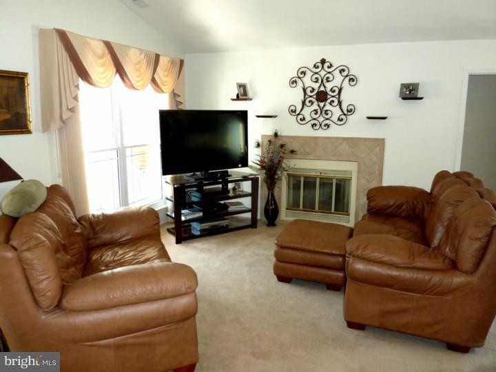 61 Longhurst Road Evesham, NJ 08053 - Photo 7 of 19 Great Room