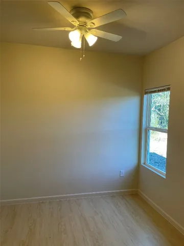 a view of empty room with window