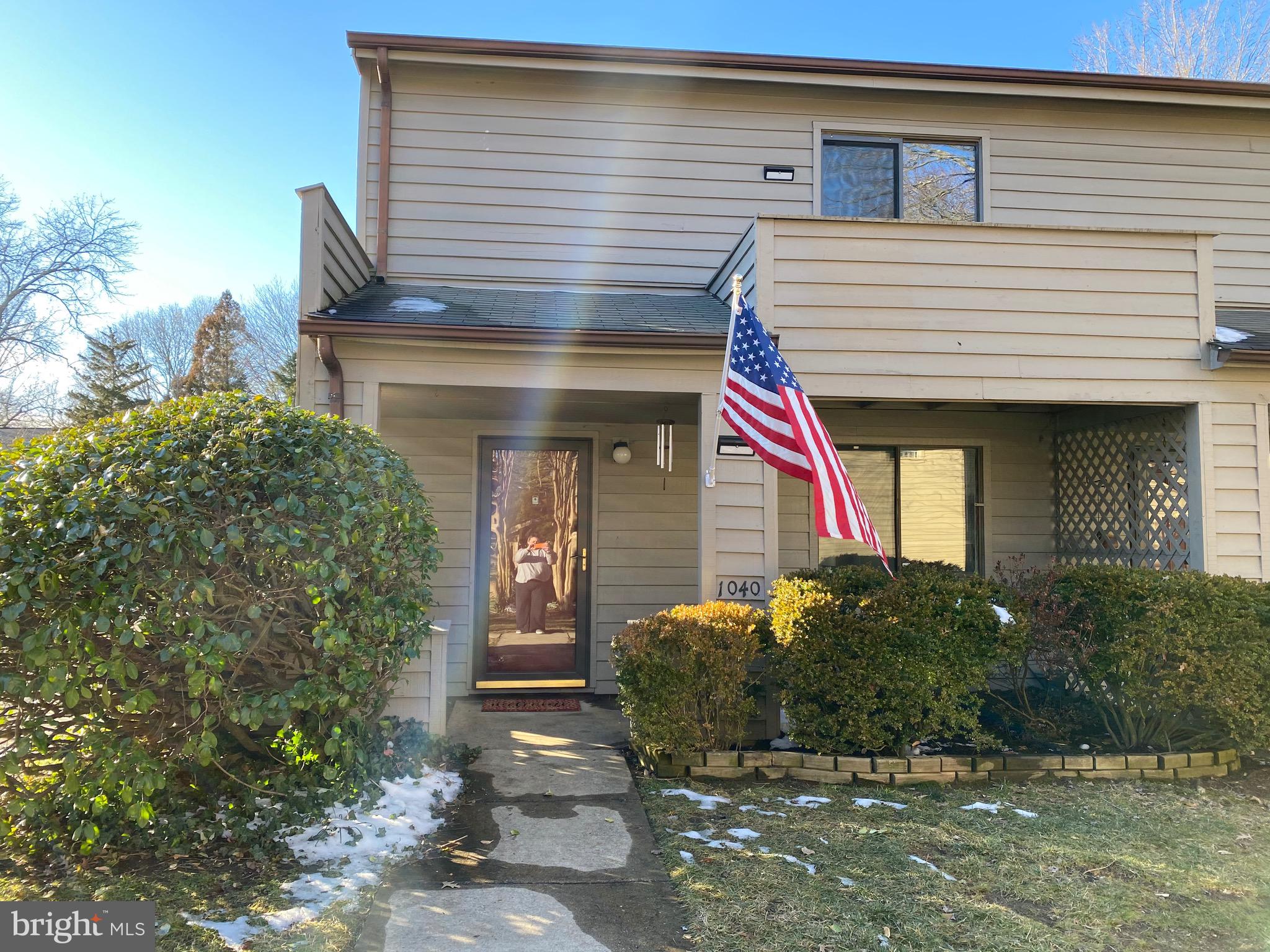End unit town house in Cedar Ridge 3 Bed 2.5 Bath