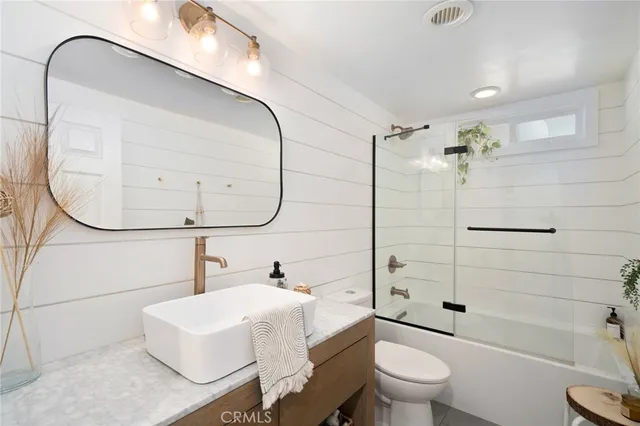 $1,799,999 | 2273 Columbia Drive, Costa Mesa, CA 92626