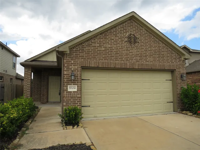 $1,900 | 5309 Abbeville Court, Dickinson, TX 77539