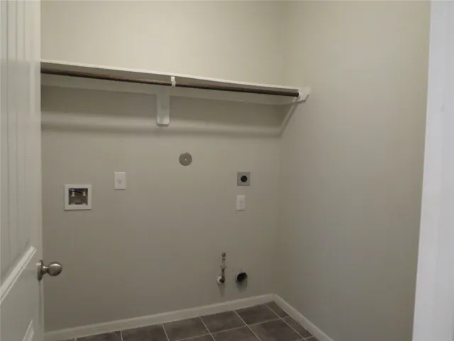 $1,900 | 5309 Abbeville Court, Dickinson, TX 77539