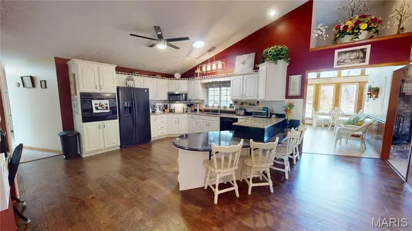 $549,000 | 1015 East Oak Street, Greenville, IL 62246