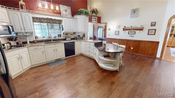 $549,000 | 1015 East Oak Street, Greenville, IL 62246