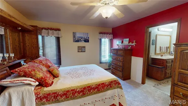 $549,000 | 1015 East Oak Street, Greenville, IL 62246