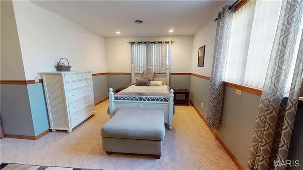 $549,000 | 1015 East Oak Street, Greenville, IL 62246