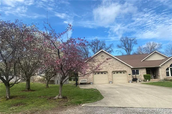 $549,000 | 1015 East Oak Street, Greenville, IL 62246