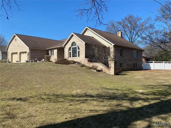 $549,000 | 1015 East Oak Street, Greenville, IL 62246