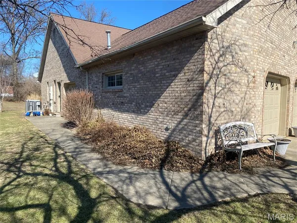 $549,000 | 1015 East Oak Street, Greenville, IL 62246