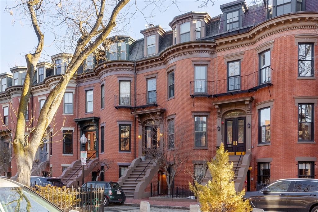 27 Concord Square, Unit 3 Boston, MA 02118 - Photo 13 of 15 a front view of a multi story residential apartment building
