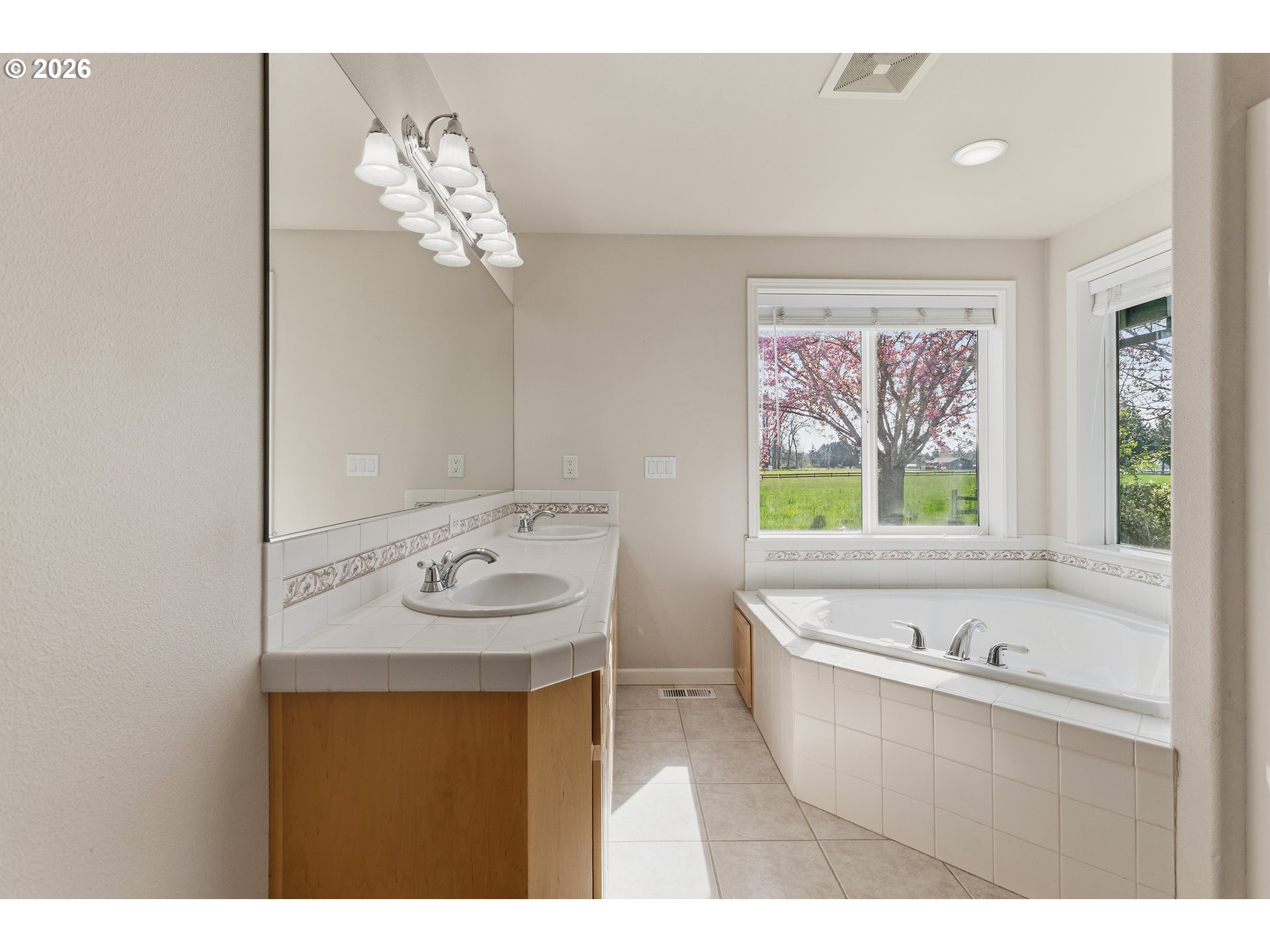 22405 Northeast Sunnycrest Road Newberg, OR 97132 - Photo 23 of 48